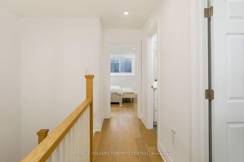 Photo 22 at 41 Gianmarco Way, Vellore Village, Vaughan