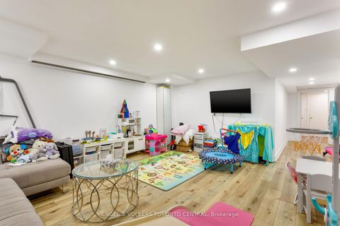 Photo 34 at 41 Gianmarco Way, Vellore Village, Vaughan