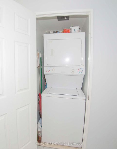 Photo 9 at 610 - 1 Lee Centre Drive, Woburn, Toronto