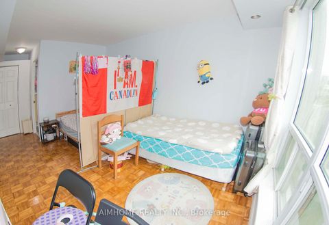 Photo 11 at 610 - 1 Lee Centre Drive, Woburn, Toronto