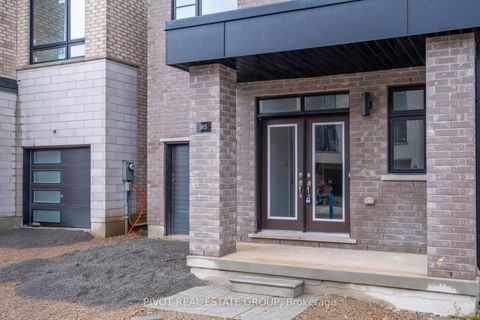 Photo 2 at 85 Danielle Moore Circle, Bendale, Toronto