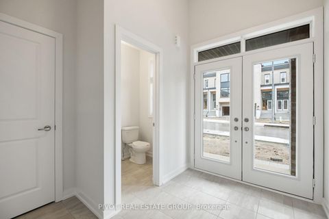 Photo 3 at 85 Danielle Moore Circle, Bendale, Toronto