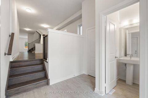 Photo 4 at 85 Danielle Moore Circle, Bendale, Toronto