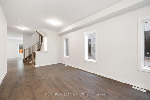 Photo 5 at 85 Danielle Moore Circle, Bendale, Toronto