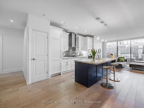 Photo 3 at 207 - 1 Rainsford Road, The Beaches, Toronto