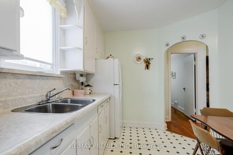 Photo 7 at 52 Richardson Avenue, Greenbrook, Toronto
