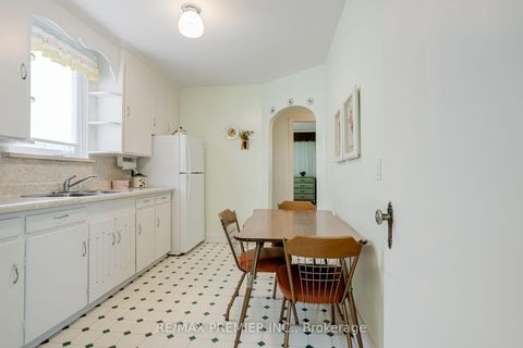 Photo 9 at 52 Richardson Avenue, Greenbrook, Toronto