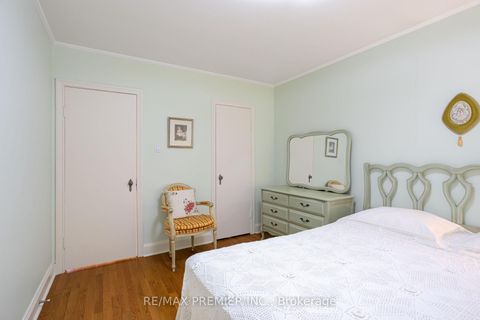 Photo 13 at 52 Richardson Avenue, Greenbrook, Toronto