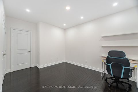 Photo 31 at 76 Balderson Drive, Kleinburg, Vaughan