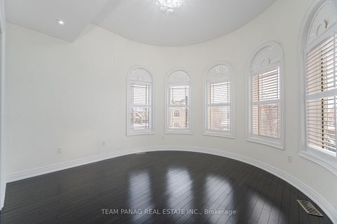 Photo 33 at 76 Balderson Drive, Kleinburg, Vaughan