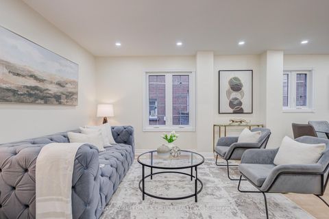 Photo 5 at 126 Summitcrest Drive, Devonsleigh, Richmond Hill