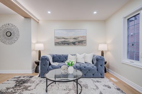 Photo 6 at 126 Summitcrest Drive, Devonsleigh, Richmond Hill