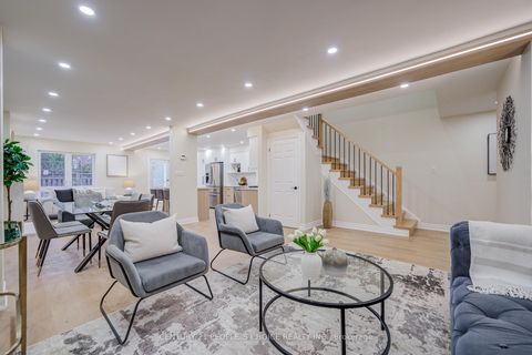 Photo 8 at 126 Summitcrest Drive, Devonsleigh, Richmond Hill