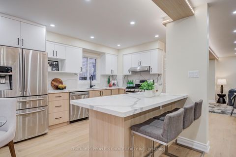 Photo 15 at 126 Summitcrest Drive, Devonsleigh, Richmond Hill