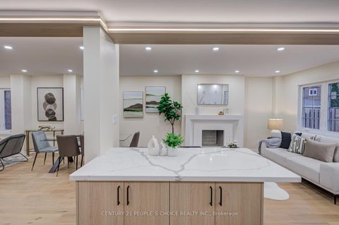 Photo 20 at 126 Summitcrest Drive, Devonsleigh, Richmond Hill