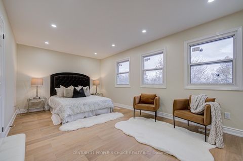 Photo 23 at 126 Summitcrest Drive, Devonsleigh, Richmond Hill