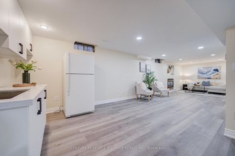 Photo 37 at 126 Summitcrest Drive, Devonsleigh, Richmond Hill