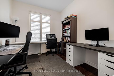 Photo 14 at 44 Headwind Boulevard, Vellore Village, Vaughan