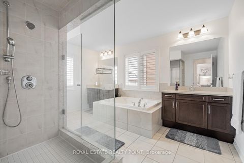 Photo 23 at 44 Headwind Boulevard, Vellore Village, Vaughan