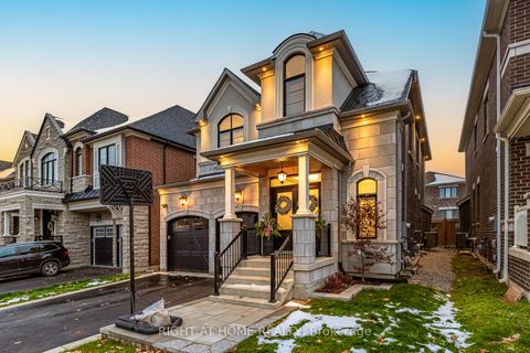 Photo 2 at 71 Ten Pines Road, Kleinburg, Vaughan