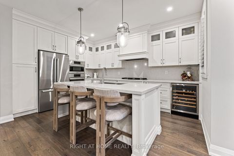 Photo 16 at 71 Ten Pines Road, Kleinburg, Vaughan