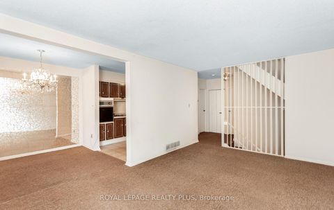 Photo 7 at 91 - 25 Esterbrooke Avenue, Don Valley Village, Toronto