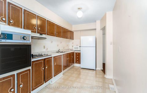 Photo 8 at 91 - 25 Esterbrooke Avenue, Don Valley Village, Toronto