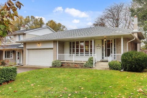 Photo 1 at 10 Crestridge Heights Road, Richview, Toronto