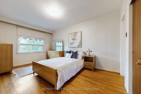 Photo 23 at 10 Crestridge Heights Road, Richview, Toronto