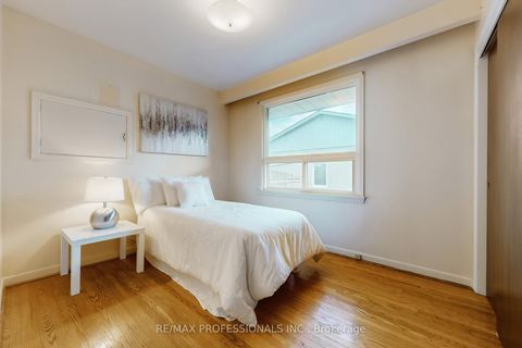 Photo 27 at 10 Crestridge Heights Road, Richview, Toronto