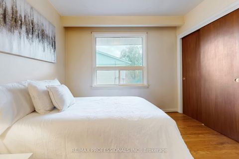 Photo 28 at 10 Crestridge Heights Road, Richview, Toronto