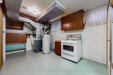 Photo 31 at 10 Crestridge Heights Road, Richview, Toronto