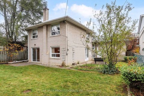 Photo 32 at 10 Crestridge Heights Road, Richview, Toronto