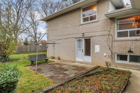 Photo 34 at 10 Crestridge Heights Road, Richview, Toronto