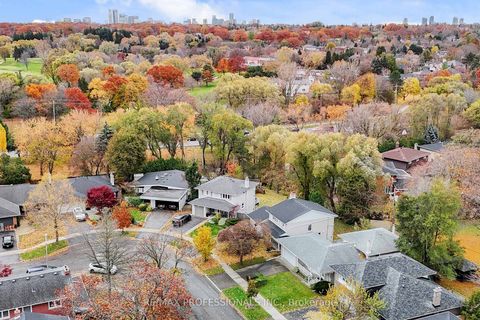 Photo 38 at 10 Crestridge Heights Road, Richview, Toronto