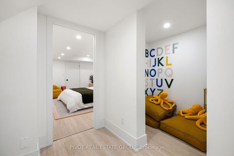 Photo 31 at 25 Liam Foudy Court, Bendale, Toronto