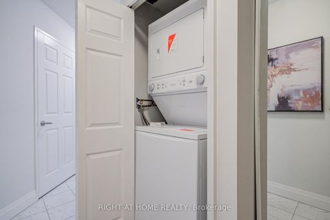 Photo 5 at 207 - 35 Empress Avenue, Willowdale East, Toronto