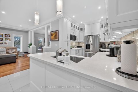 Photo 7 at 2 Daniel Bram Drive, Patterson, Vaughan