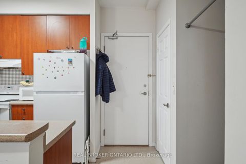 Photo 7 at 926 - 3650 Kingston Road, Scarborough Village, Toronto