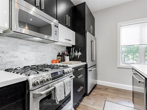 Photo 10 at 480 Vaughan Road, Oakwood Village, Toronto