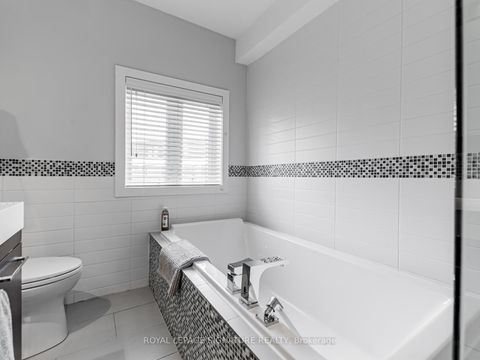 Photo 24 at 480 Vaughan Road, Oakwood Village, Toronto