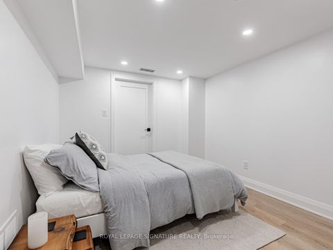 Photo 25 at 480 Vaughan Road, Oakwood Village, Toronto