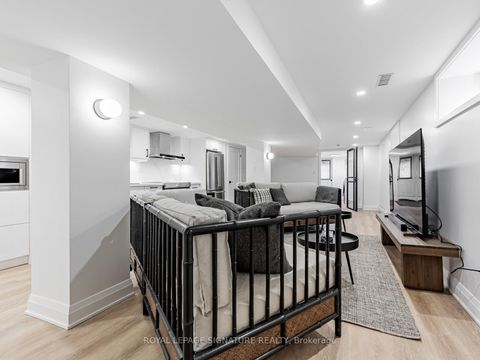 Photo 26 at 480 Vaughan Road, Oakwood Village, Toronto