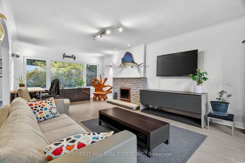 Photo 4 at 72 Walmer Road, North Richvale, Richmond Hill