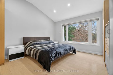 Photo 18 at 72 Walmer Road, North Richvale, Richmond Hill