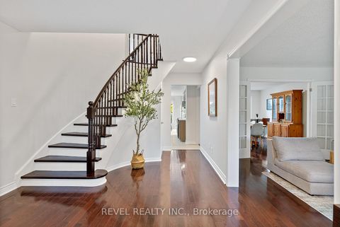 Photo 3 at 2824 Huntingdon Trail, CV Clearview, Oakville