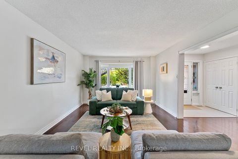 Photo 6 at 2824 Huntingdon Trail, CV Clearview, Oakville