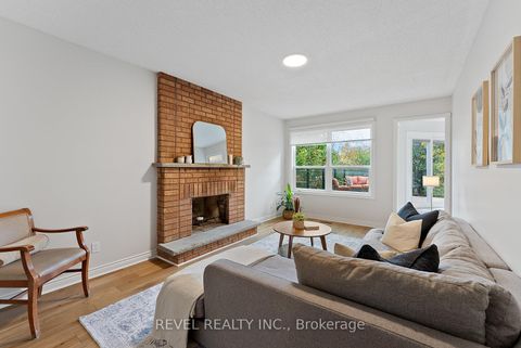 Photo 15 at 2824 Huntingdon Trail, CV Clearview, Oakville