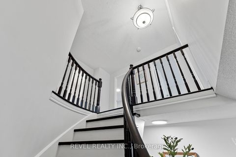 Photo 18 at 2824 Huntingdon Trail, CV Clearview, Oakville