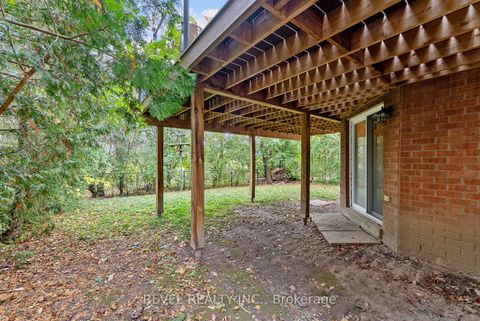 Photo 39 at 2824 Huntingdon Trail, CV Clearview, Oakville